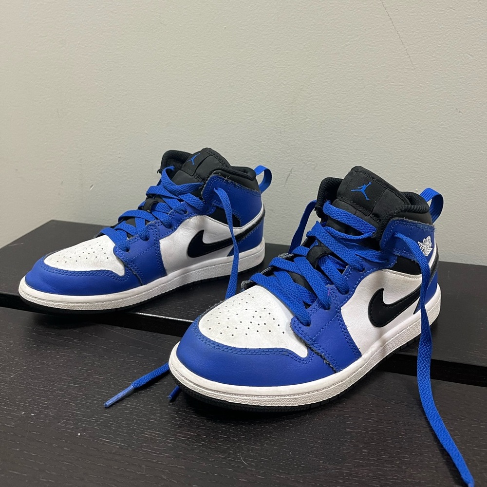 Nike air Jordan blue white black 2Y 33.5eur